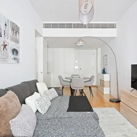 Spacious 1 Bedroom Near Baixa Lisboa