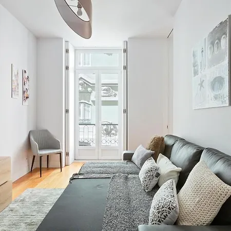 Spacious 1 Bedroom Near Baixa * Lisbona