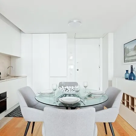 Spacious 1 Bedroom Near Baixa * Lisbona