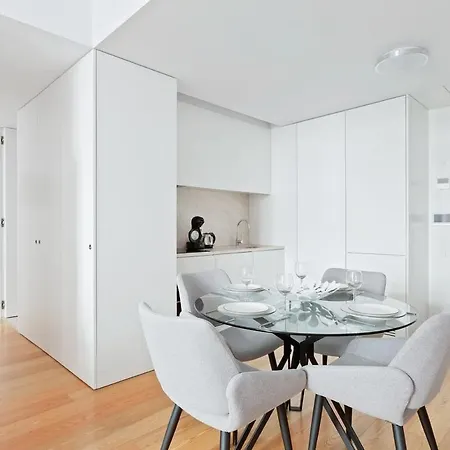 Spacious 1 Bedroom Near Baixa