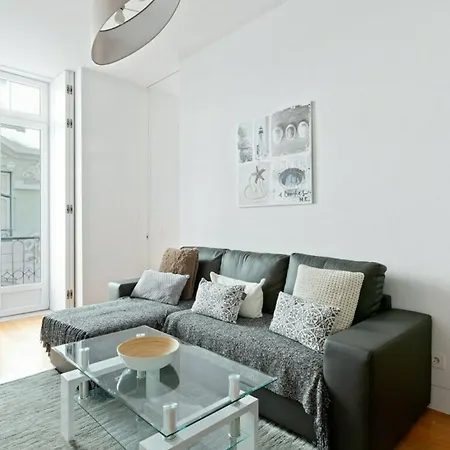 Spacious 1 Bedroom Near Baixa * Lisboa