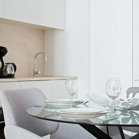 Spacious 1 Bedroom Near Baixa