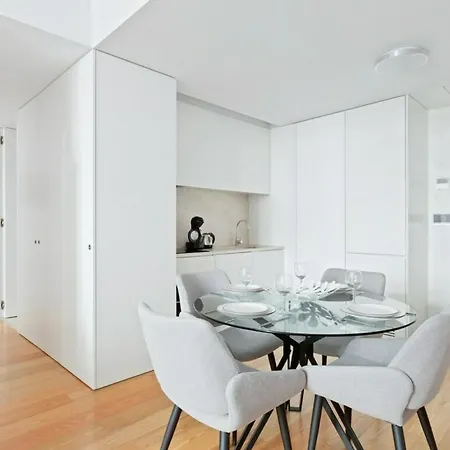 Spacious 1 Bedroom Near Baixa Appartement