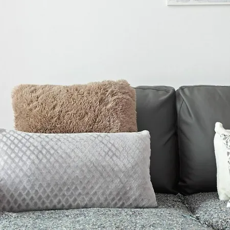 Spacious 1 Bedroom Near Baixa شقة *