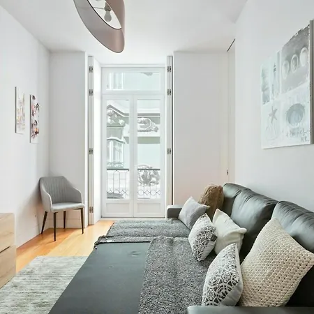 Spacious 1 Bedroom Near Baixa Lisboa