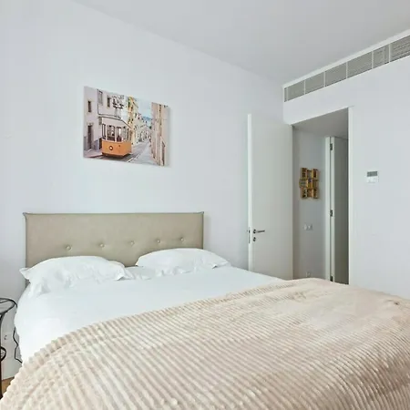 Spacious 1 Bedroom Near Baixa شقة
