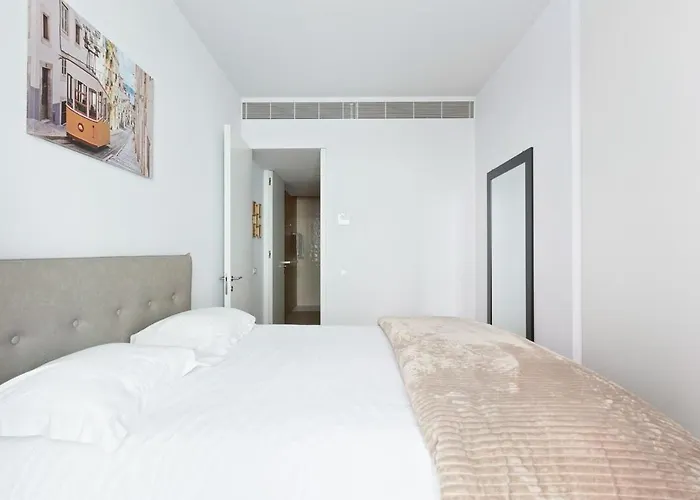 Spacious 1 Bedroom Near Baixa Lissabon
