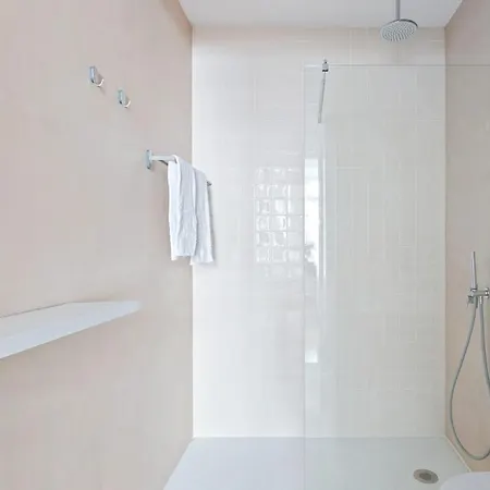 Spacious 1 Bedroom Near Baixa Lisbon
