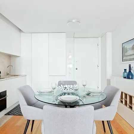 Spacious 1 Bedroom Near Baixa * Lisbon