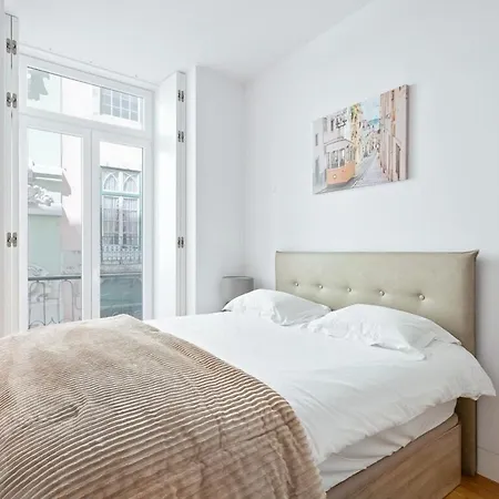 Spacious 1 Bedroom Near Baixa Lisbon