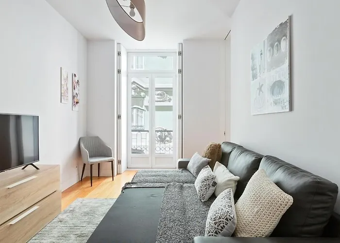 Spacious 1 Bedroom Near Baixa * Lisbona