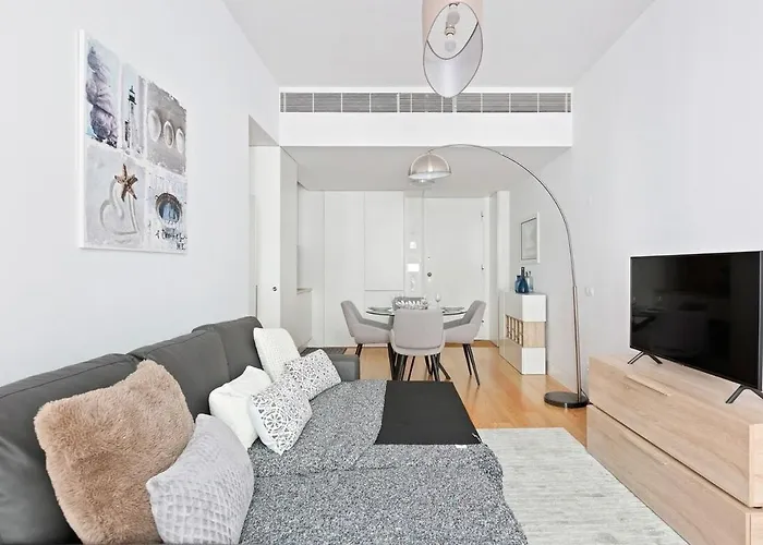 Spacious 1 Bedroom Near Baixa Lisbona