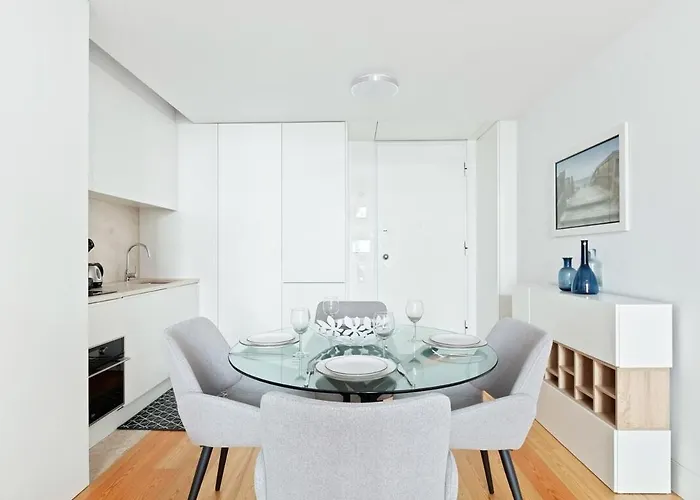 Spacious 1 Bedroom Near Baixa * Lisbona