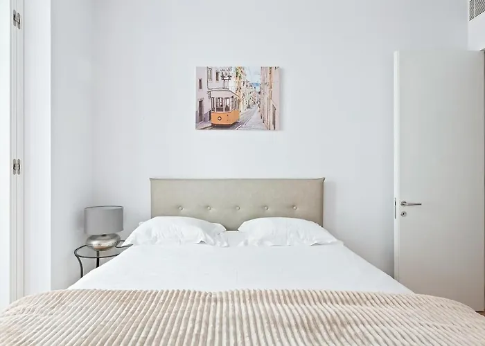 Spacious 1 Bedroom Near Baixa Appartamento Lisbona