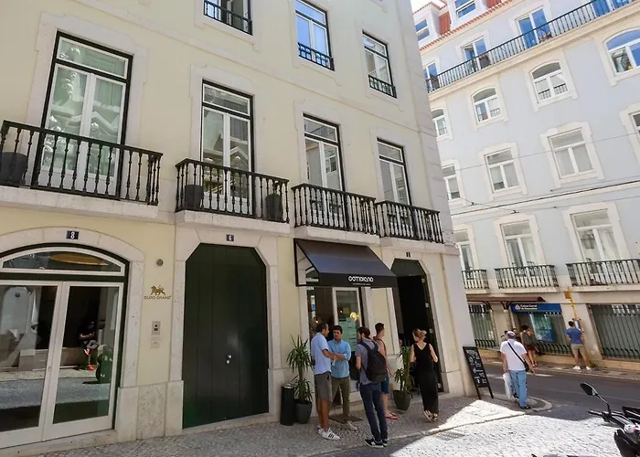 Spacious 1 Bedroom Near Baixa